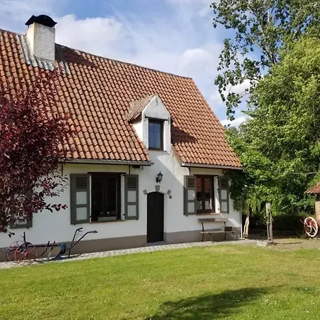 Cozy Studio On A Quaint Farm 아파트 *